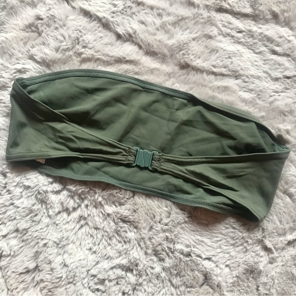 Free 🆓 with Purchase if you add to bundle. Florence and Fred Bandeau Bikini top - Picture 1 of 5